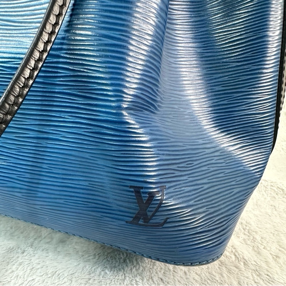 💙Vtg 90s LV Epi Leather Petit Noé Bucket Bag - Picture 6 of 16